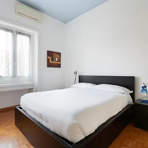 cozy-apt-with-balcony-mm2-santagostino.italymilanhotels.net/